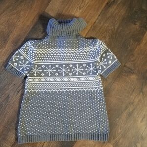 Willow blossom short sleeve turtleneck sweater